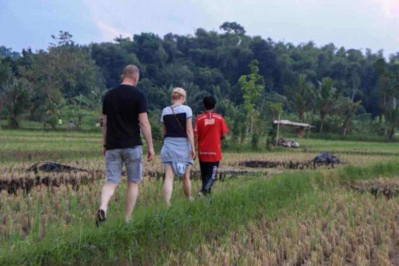 Bujak Permai Villa Matahari Lombok Ntb Praya Exterior photo