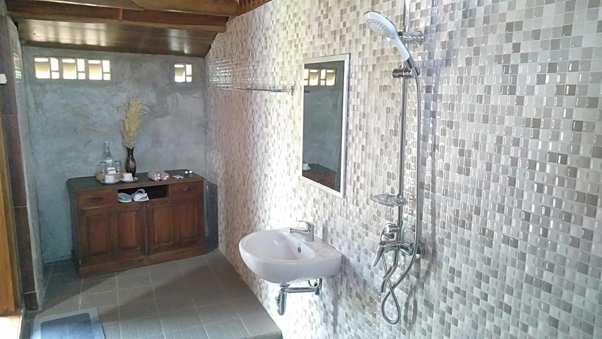 Bujak Permai Villa Matahari Lombok Ntb Praya Exterior photo