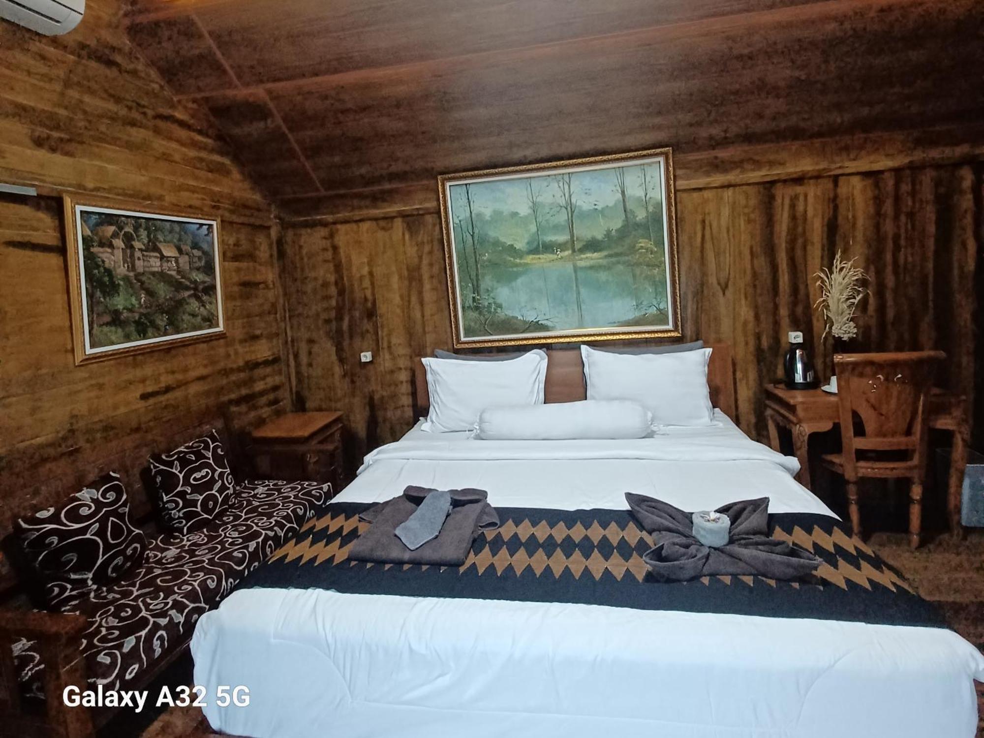 Bujak Permai Villa Matahari Lombok Ntb Praya Exterior photo