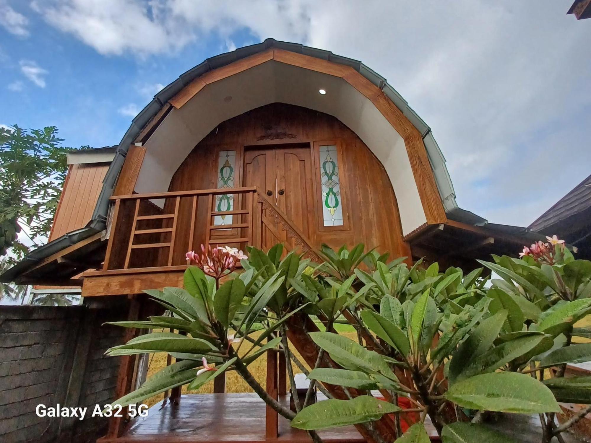 Bujak Permai Villa Matahari Lombok Ntb Praya Exterior photo