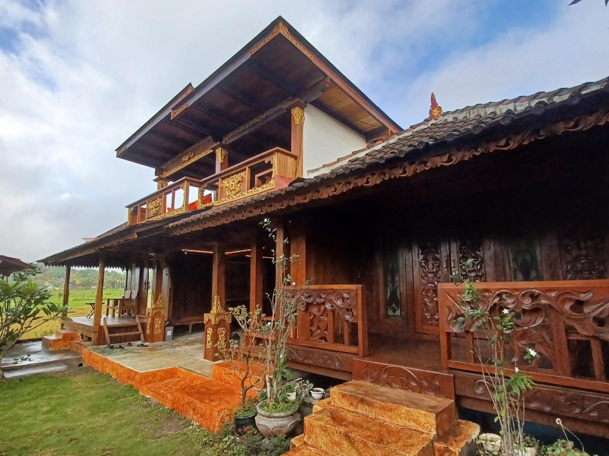 Bujak Permai Villa Matahari Lombok Ntb Praya Exterior photo
