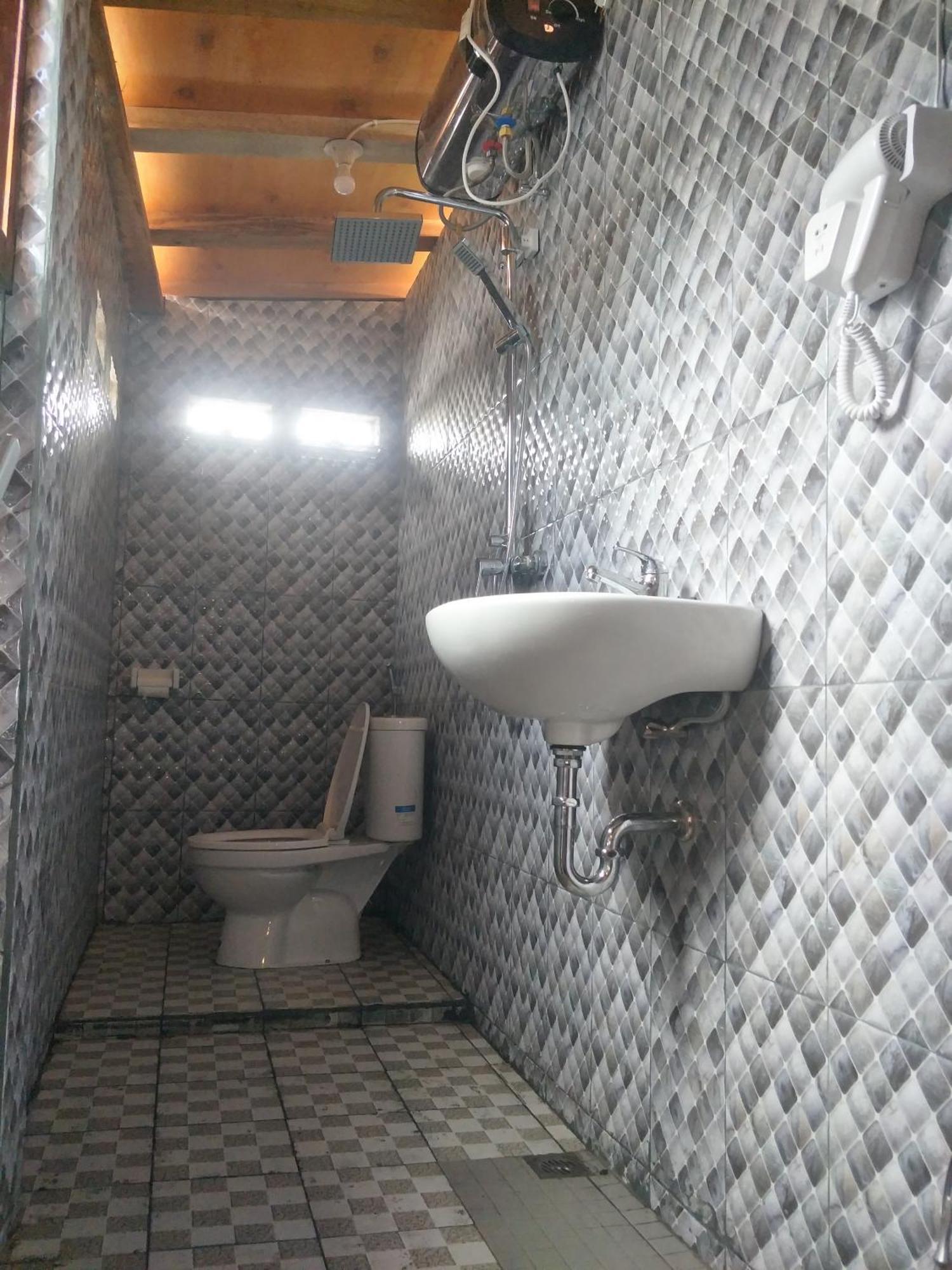 Bujak Permai Villa Matahari Lombok Ntb Praya Exterior photo